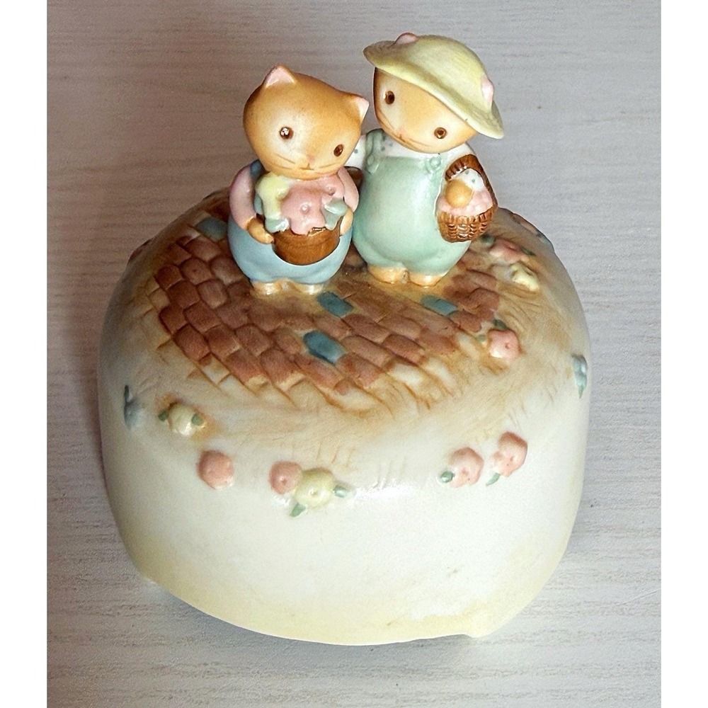 Vintage Hallmark 1980's Crowning Touch Cat Couple Porcelain Music Box.